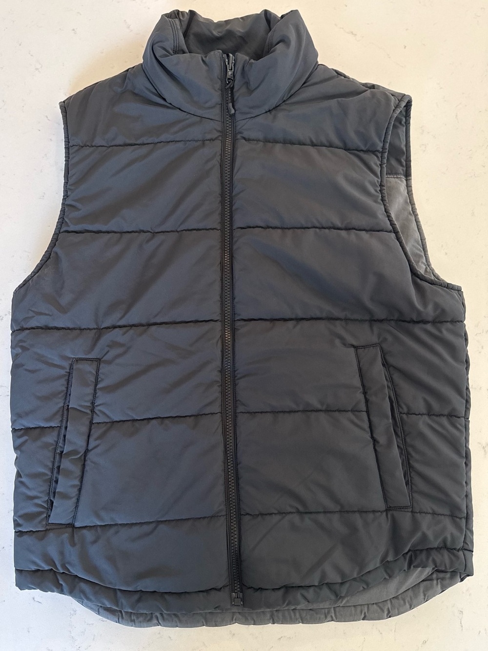 Men's OuterKnown Reversible Black & Grey Quilted Puffer Vest